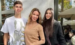 Demet Şener'den kızı büyüdü, liseli oldu, güzelliğini adeta annesinden almış…