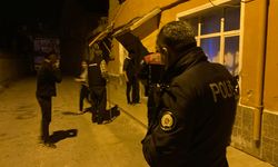 Burdur’da çıkan kavgada bir genç üvey babasını bıçakla yaraladı