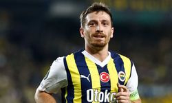 Mert Hakan Yandaş'ı yanındaki gizemli adam kim, bir an olsun onu tek bırakmıyor