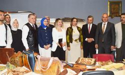 Bakan Bak'a sanat eseri deri yelek
