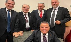 Başkan Topaloğlu fuarda Kemer’i tanıtıyor