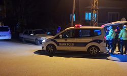 Burdur otomobilini bırakıp polisten kaçtı