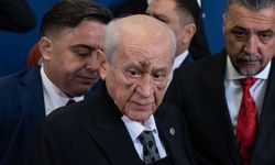 Devlet Bahçeli kaza mı geçirdi, neden kolunda sargı ve yüzünde morluk bulunuyor