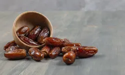 Hurma çekirdeğini sakın atmayın, kendisi küçük faydası büyük, meğer vitamin deposuymuş içinde ne yok ki…