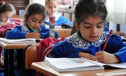1 Nisan günü okul, banka ve sağlık kurumları tatil mi, kaç gün tatil