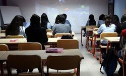 Okullarda müdürlerin yetkisi kaldırıldı, öğrencileri üzecek karar; Değiştirme yetkisi ellerinden alındı