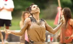 Survivor Aysu’nun sevgilisi bakın boyu kaç, ekranlarda küçük görünüyor ama dev gibi boyu var…