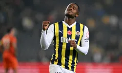 Batshuayi'nin boks yaptığı anlar ortaya çıktı, döner tekme atarak taraftarı sere sermişti