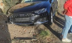 Antalya’nın çiçeği burnunda Kaş Belediye Başkanı Erol Demirhan trafik kazası geçirdi