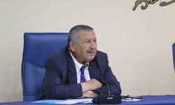 Çiçeği burnunda Kaş Belediye Başkanı Demirhan ilk meclisini yaptı