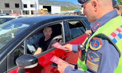 Hem denetlediler hem de şeker ikram ettiler