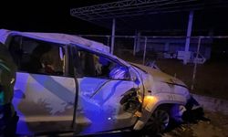 Kontrolden çıkan kamyonet takla attı