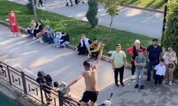 Havalar ısındı çocukların tehlikeli atlayışı başladı