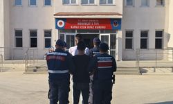 Park halindeki tırı yaktılar, o anları kameraya çektiler