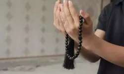 Arefe günü duası nasıl okunur, AFERE duası nedir, 1000 ihlas mı okunur, Hz. Muhammed Arefe günü nasıl dua ederdi