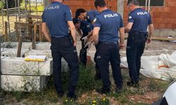 Ailesine kızıp inşaata girdi, tüfekle etrafa rastgele ateş etti
