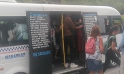 Minibüsteki turist sayısı görenlere pes dedirtti