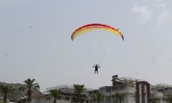 Alanya semaları yamaç paraşütleriyle renklendi