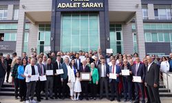 Finike’de Mustafa Geyikçi mazbatasını aldı