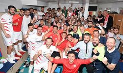 Kepez'de kutlamalar başladı.... İlk tebrik Başkan Kocagöz'den