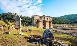 Antalya’nın önemli bölgelerinden Patara'da büyük keşif