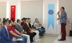 Antalya’nın güçlü ismi Sümer Ezgü öğrencilerle buluştu