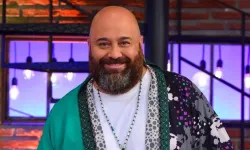 Somer Şef, öpmeye doyamadı, yeni sevgilisini çorbacıda öpe öpe bitirdi