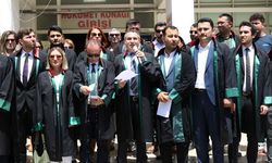Avukatlara yapılan muameleye karşı bir araya geldiler
