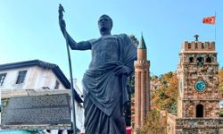 Antalya'nın isim babası II. Attalos Heykeli'nin hikayesi vatandaşları cezbetti