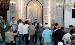 Burdurlular bayram namazında camileri doldurdu