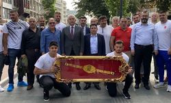 Son dakika… Kırkpınar’da protesto sona erdi… Protestocu başpehlivanlar açıklama yaparak özür dilediler