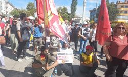 Sivas Katliamı Ankara’da anıldı... Göstericiler yolu kapattı... Polisle göstericiler tartıştı...