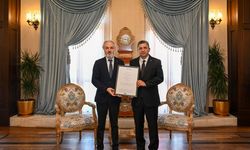 Antalya’da yenilenebilir enerji furyası… Vali Şahin’e YEK-G sertifikası