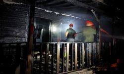 Yanan bungalovu gönüllü itfaiyeciler söndürdü