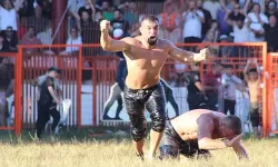 2024 Kabulbaba finalinde Yusuf Can Zeybek ile Yalçın Üncül güreşti. Peki hangi altın kemere hangi başpehlivan ulaştı?