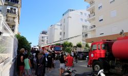 Antalya’da büyük panik… Apartman sakinleri sokağa döküldü