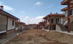 Manavgat’ta TOKİ evlerinden sonra ahırları da teslim edildi
