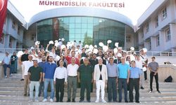 Antalya'da mühendislerden yeni mezunlara anlamlı hediye… Beyaz baret verdiler