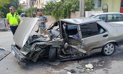 İnanılır gibi değil! Bu araçtan sağ çıktılar. Antalya'da Azrail'e çalım...