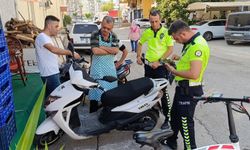 Antalya’da elektrikli bisiklet ile hafif ticari araç çarpıştı