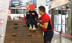 Minikler bir saatliğine itfaiyeci oldu