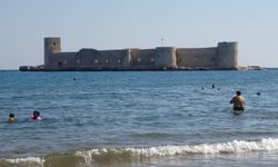 Mersin'de deniz sezonu kapanmadı, sahiller doldu