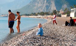 Soğuk havalar deniz arası… Antalya’da denize girme mevsimi kapanmıyor