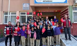 Antalya'da Kıbrıs gazileri öğrencilerle buluştu
