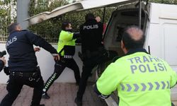 Antalya’da ‘Yarın kıyamet kopacak’ diyerek çaldığı minibüsle kaçmaya çalıştı, yakalandı
