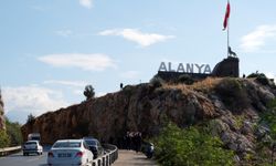 Alanya'da bozkurt heykelinin kaldırılmasına tepki