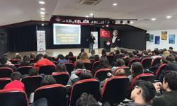 Mersin'de öğrencilere geleceğin meslekleri tanıtılıyor