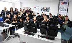 Antalya Büyükşehir Belediyesi’ne dijital gençlik merkezi açıldı