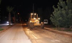 Kepez gece de çalışıyor, mahallelere konfor geliyor