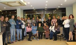 Adana’da 27 sene sonra öğretmenleriyle buluştular